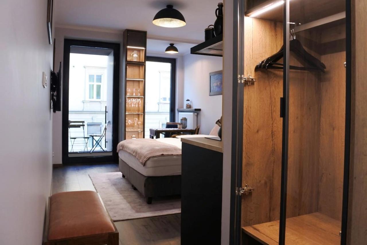 Boutique 108 - Old City, Luxury Apt. With A Garage Krasków Eksteriør bilde